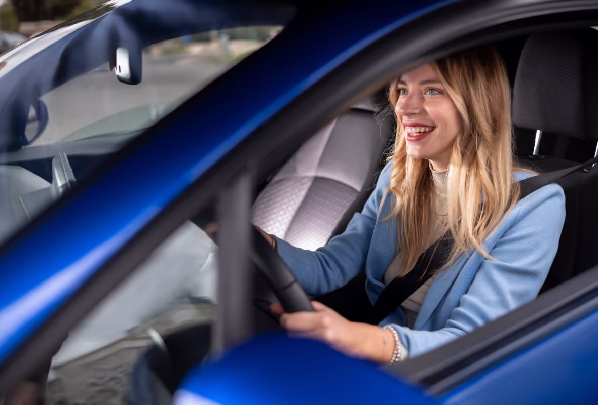 Vrouw in auto